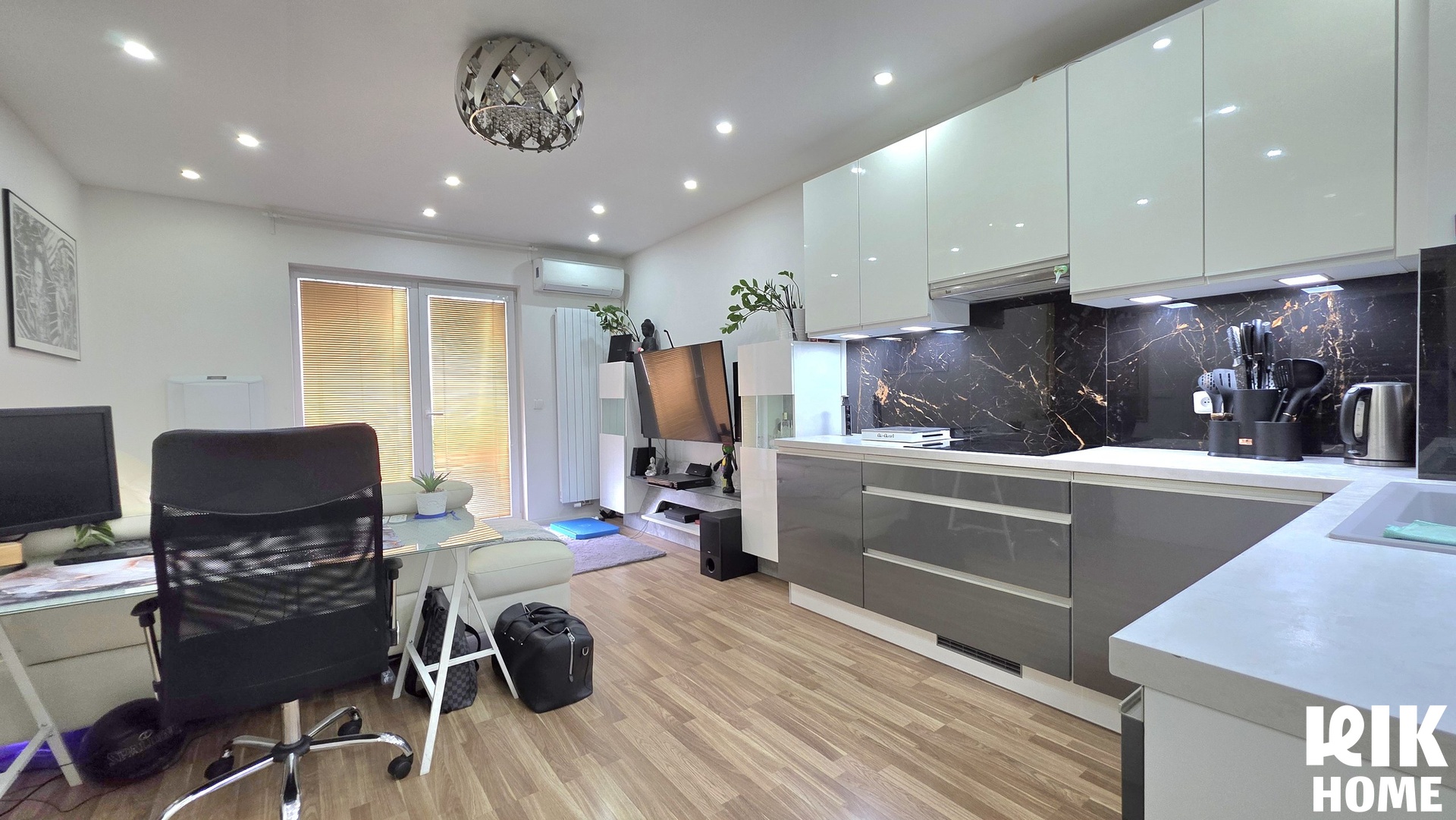 Pronájem bytu 3+kk, 85 m² - Praha 9 - Novovysočanská – foto 1